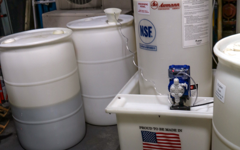 Self-contained tank and secondary containment